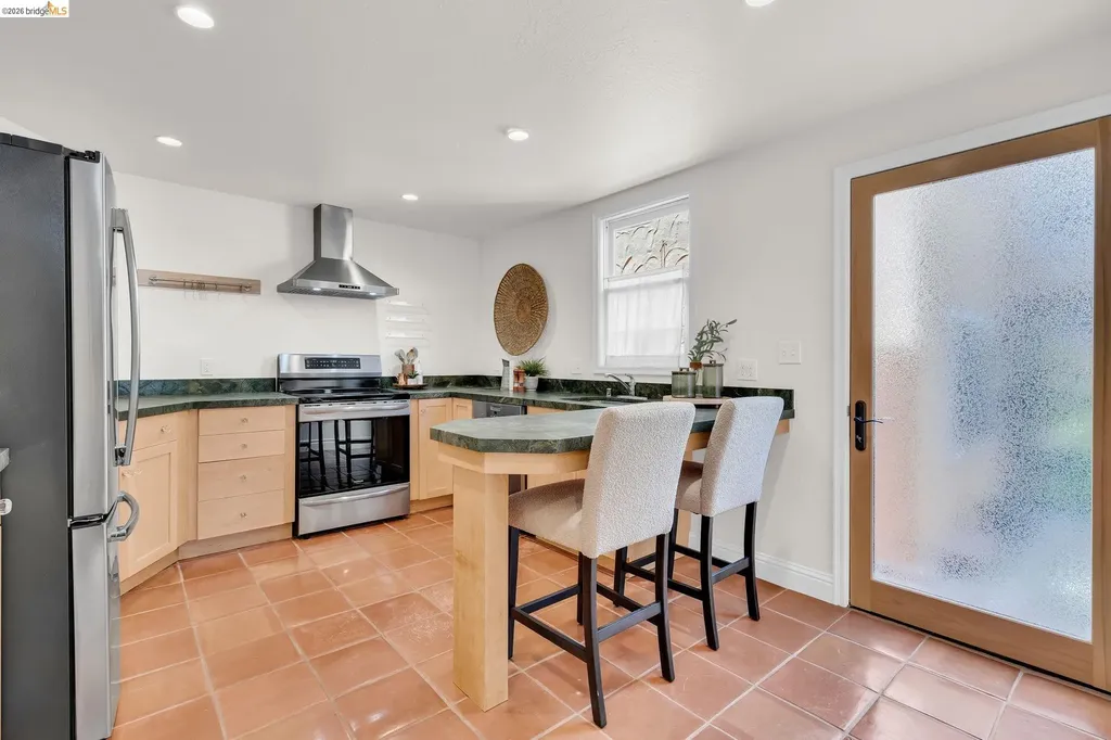 844 Ramona Albany CA 94706