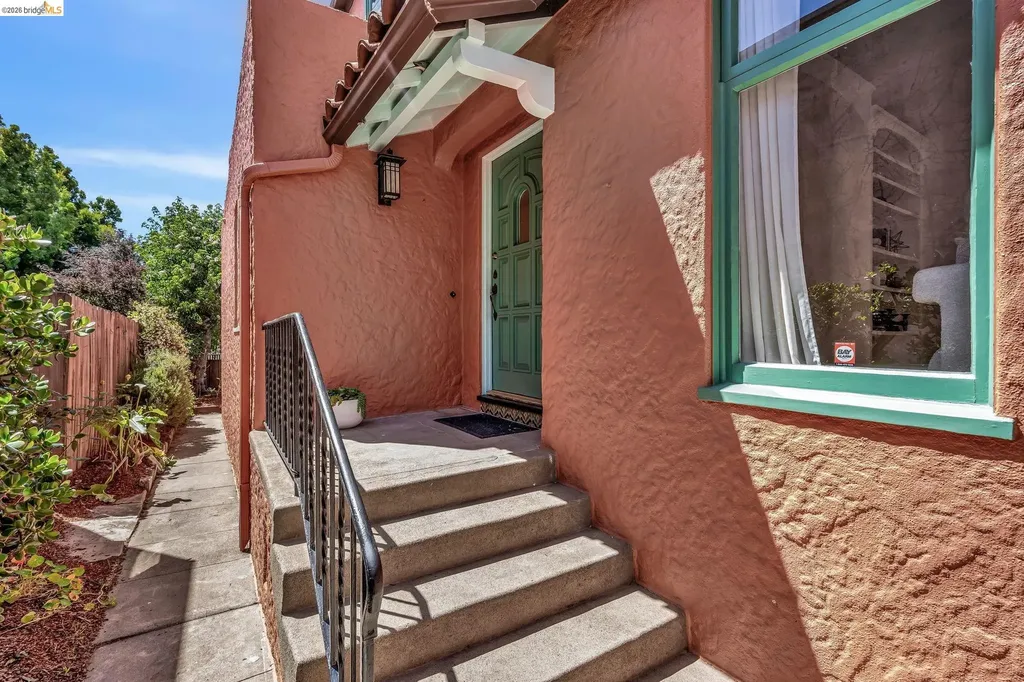 844 Ramona Albany CA 94706
