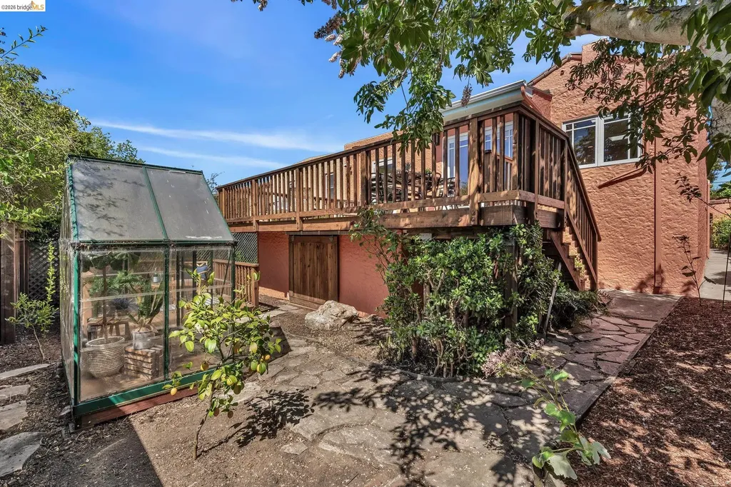 844 Ramona Albany CA 94706