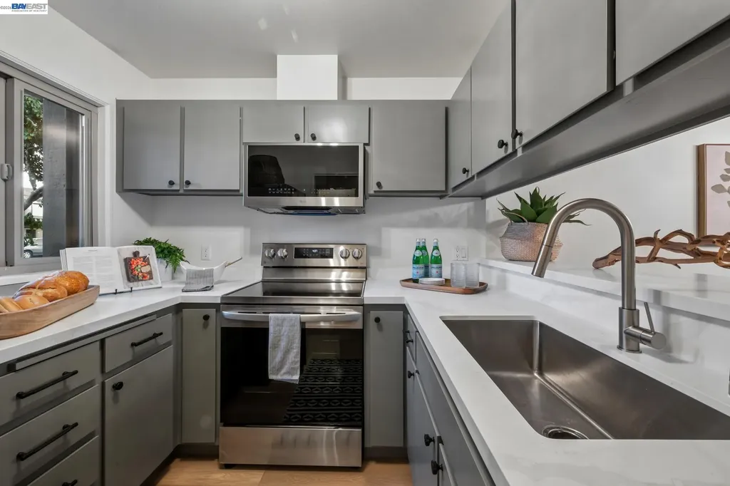 1159 Island Drive Alameda CA 94502