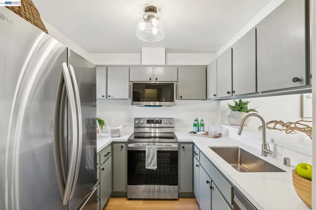 1159 Island Drive Alameda CA 94502