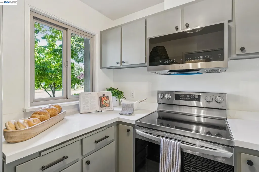 1159 Island Drive Alameda CA 94502