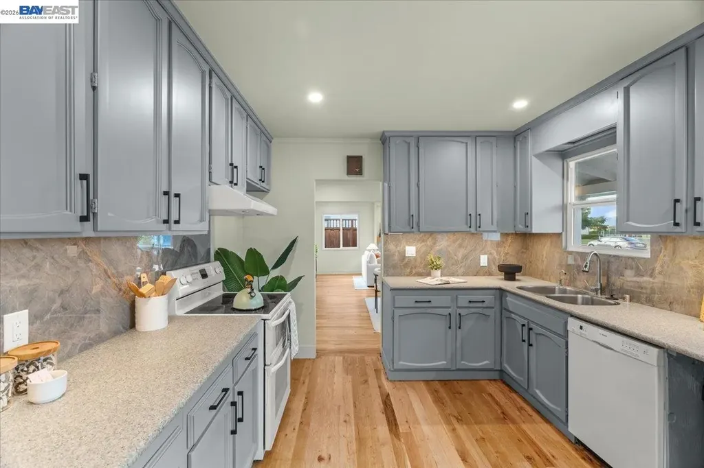 320 Beach Road Alameda CA 94502