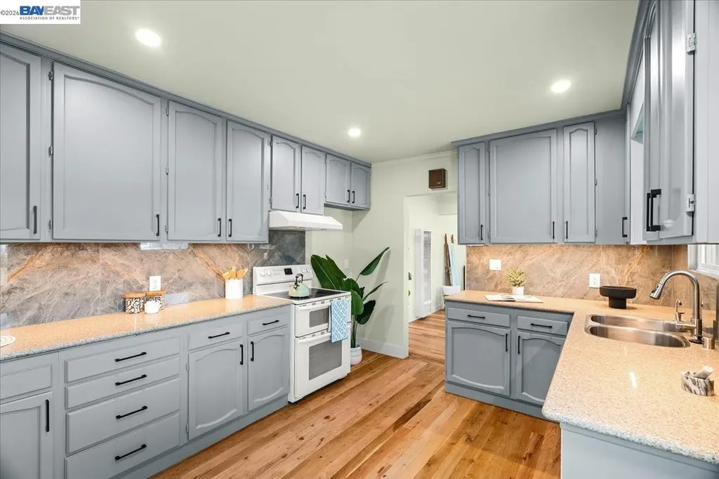 320 Beach Road Alameda CA 94502