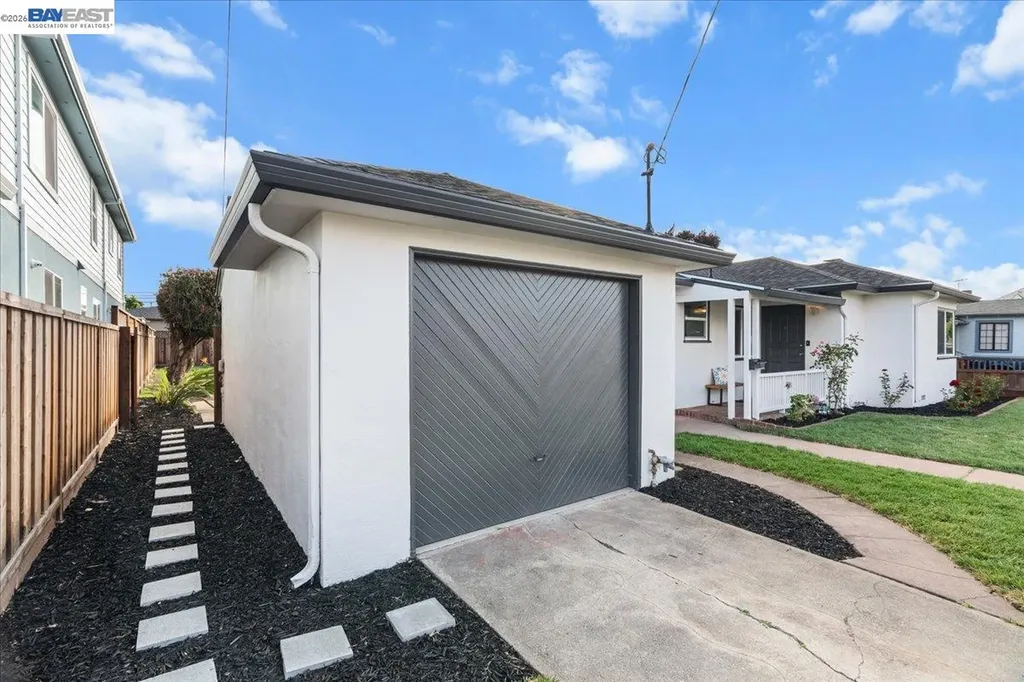 320 Beach Road Alameda CA 94502