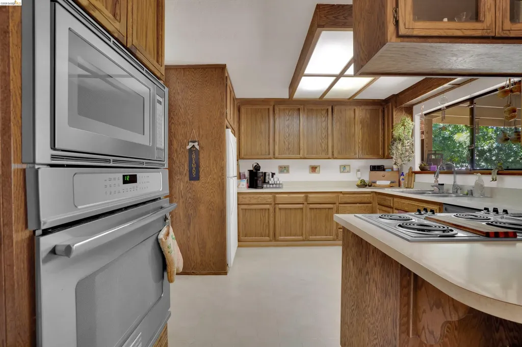 944 Sherman Lane Oakley CA 94561