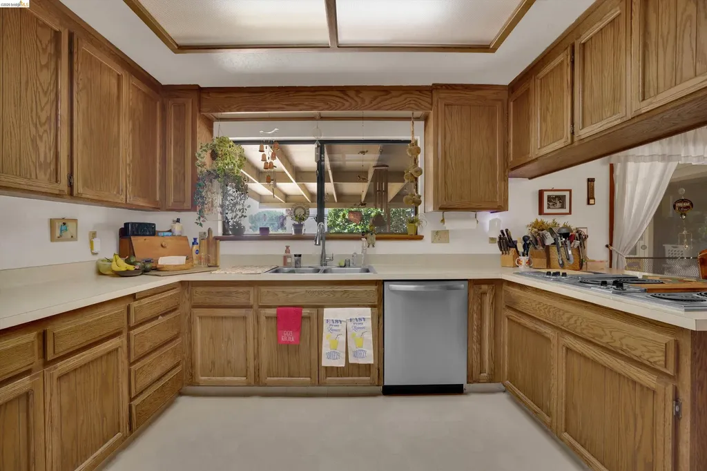 944 Sherman Lane Oakley CA 94561