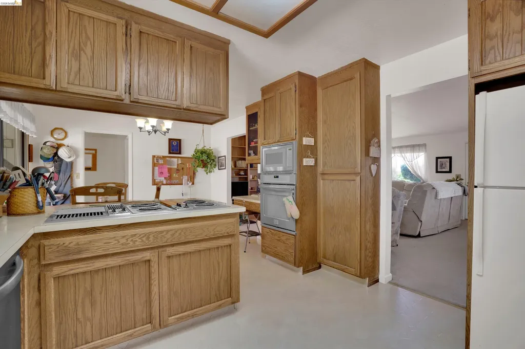944 Sherman Lane Oakley CA 94561