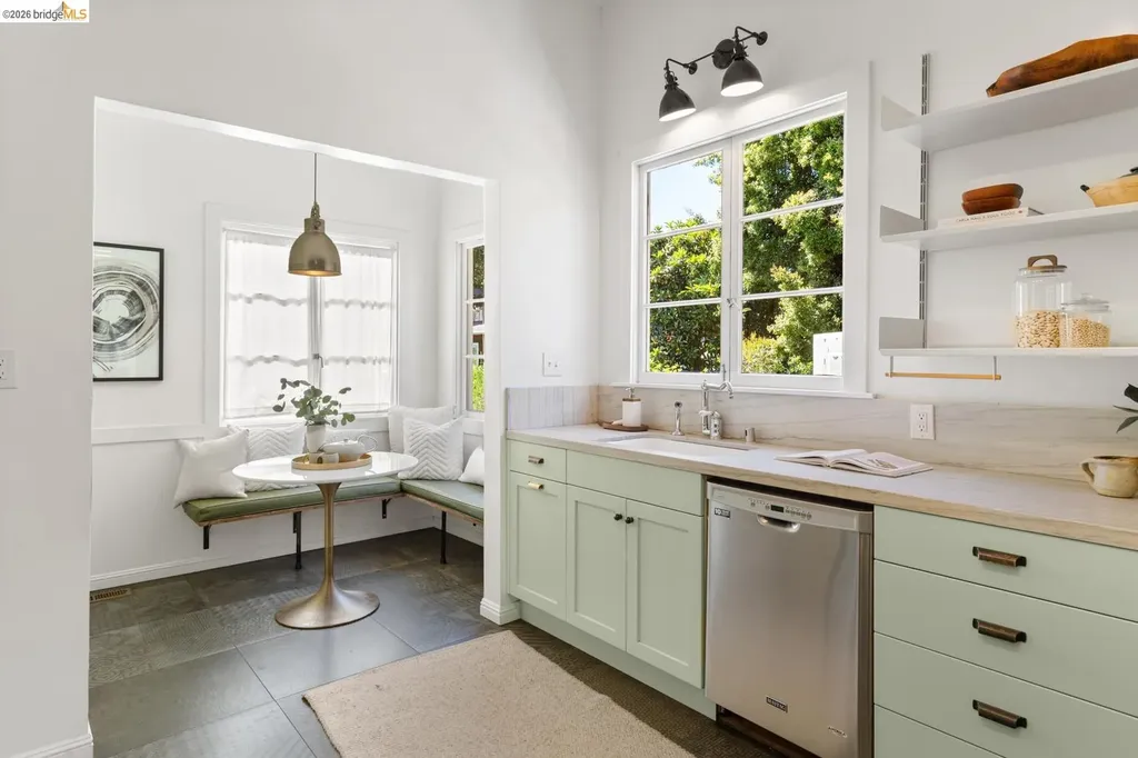 2811 Parker Street Berkeley CA 94704