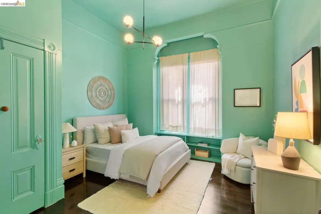 2811 Parker Street Berkeley CA 94704