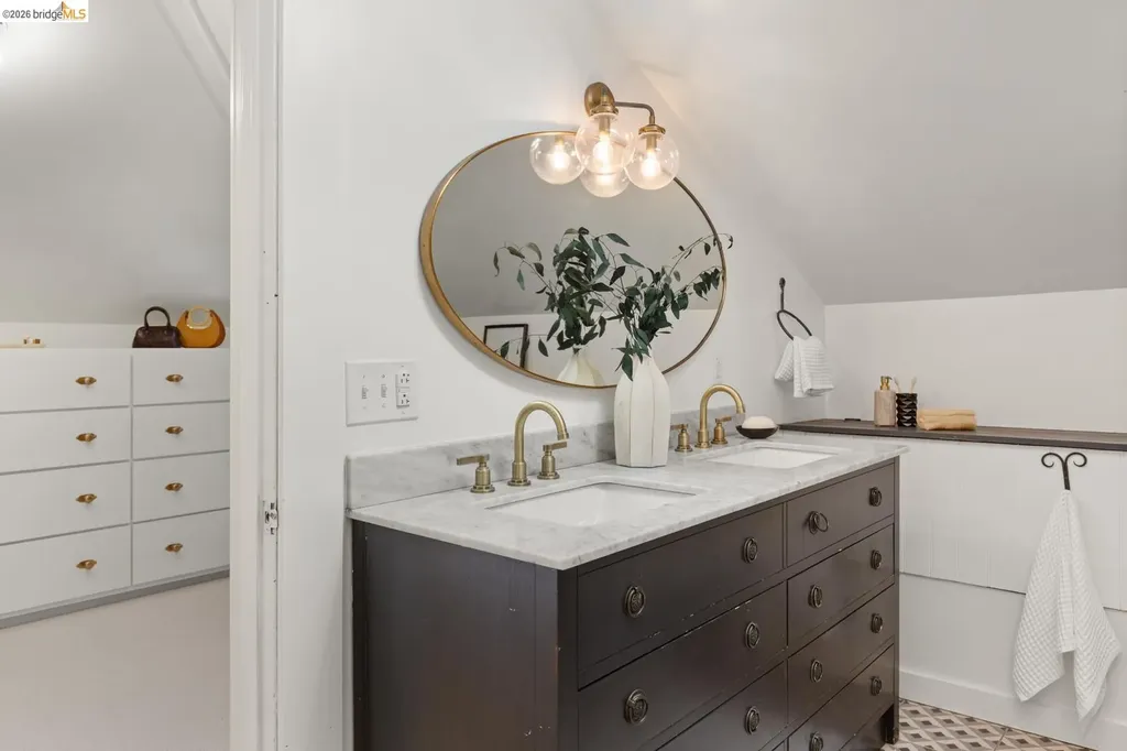 2811 Parker Street Berkeley CA 94704