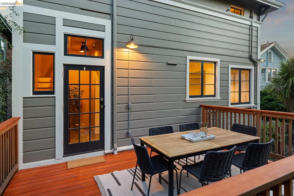 2811 Parker Street Berkeley CA 94704