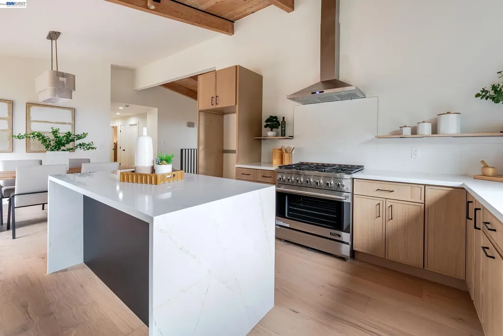4827 Trinidad Oakland CA 94602