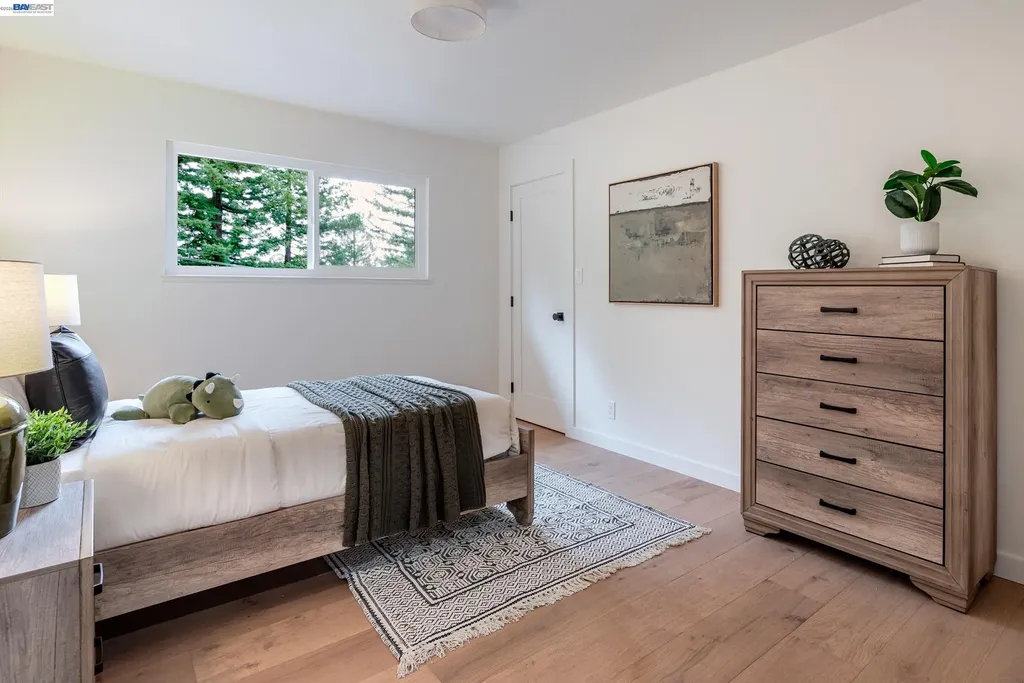 4827 Trinidad Oakland CA 94602