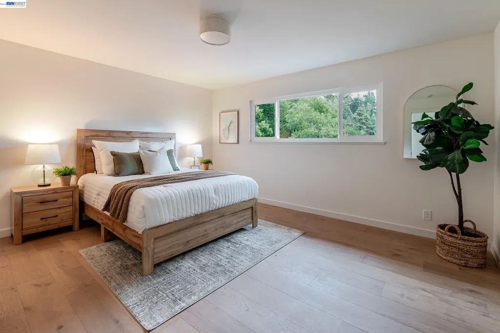 4827 Trinidad Oakland CA 94602