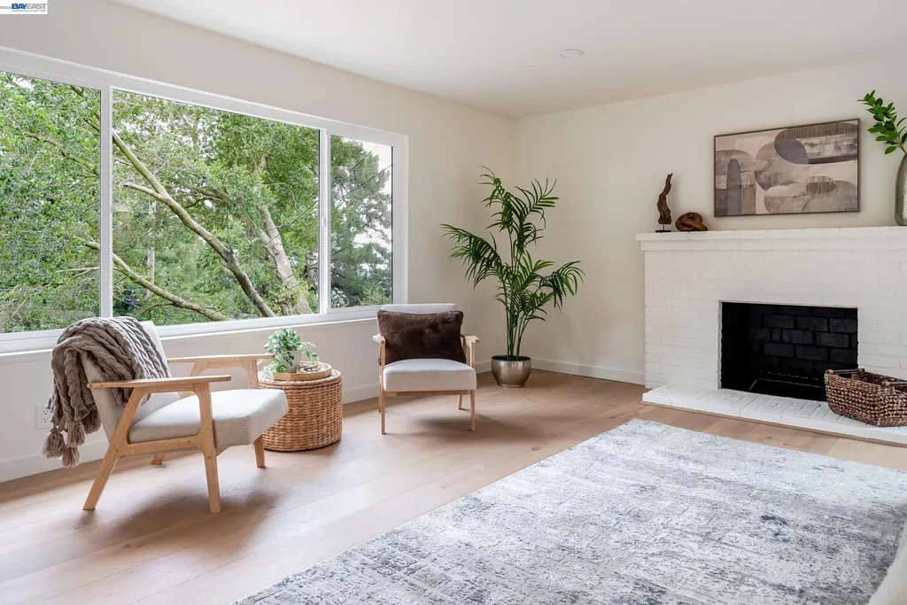 4827 Trinidad Oakland CA 94602