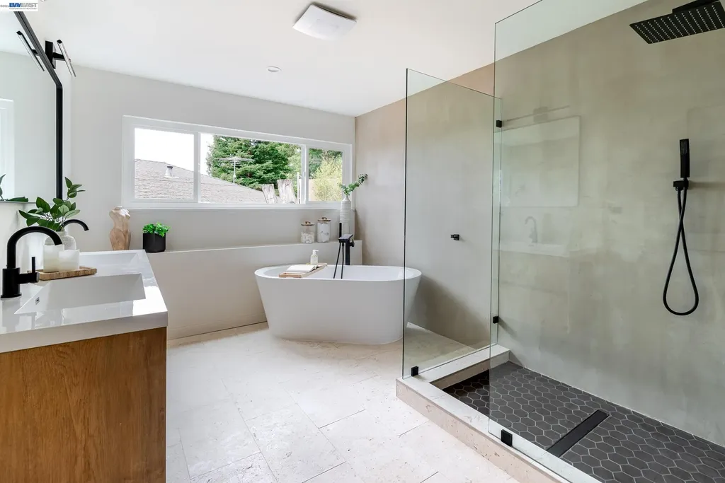 4827 Trinidad Oakland CA 94602
