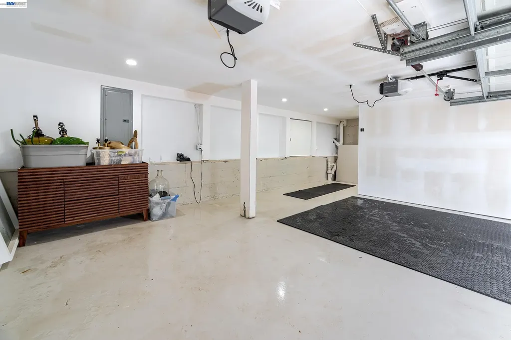 4827 Trinidad Oakland CA 94602