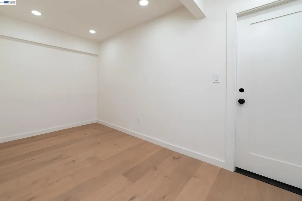 4827 Trinidad Oakland CA 94602