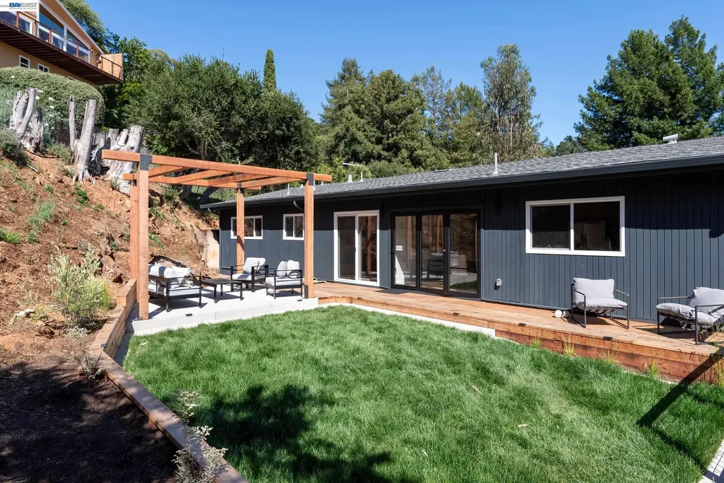 4827 Trinidad Oakland CA 94602