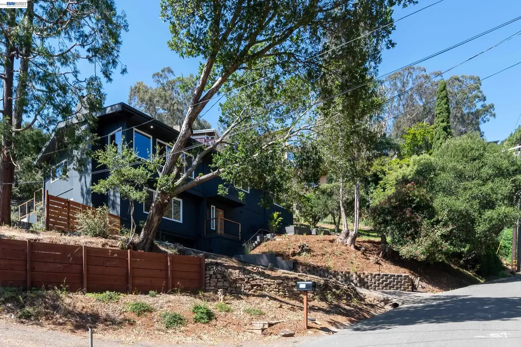 4827 Trinidad Oakland CA 94602