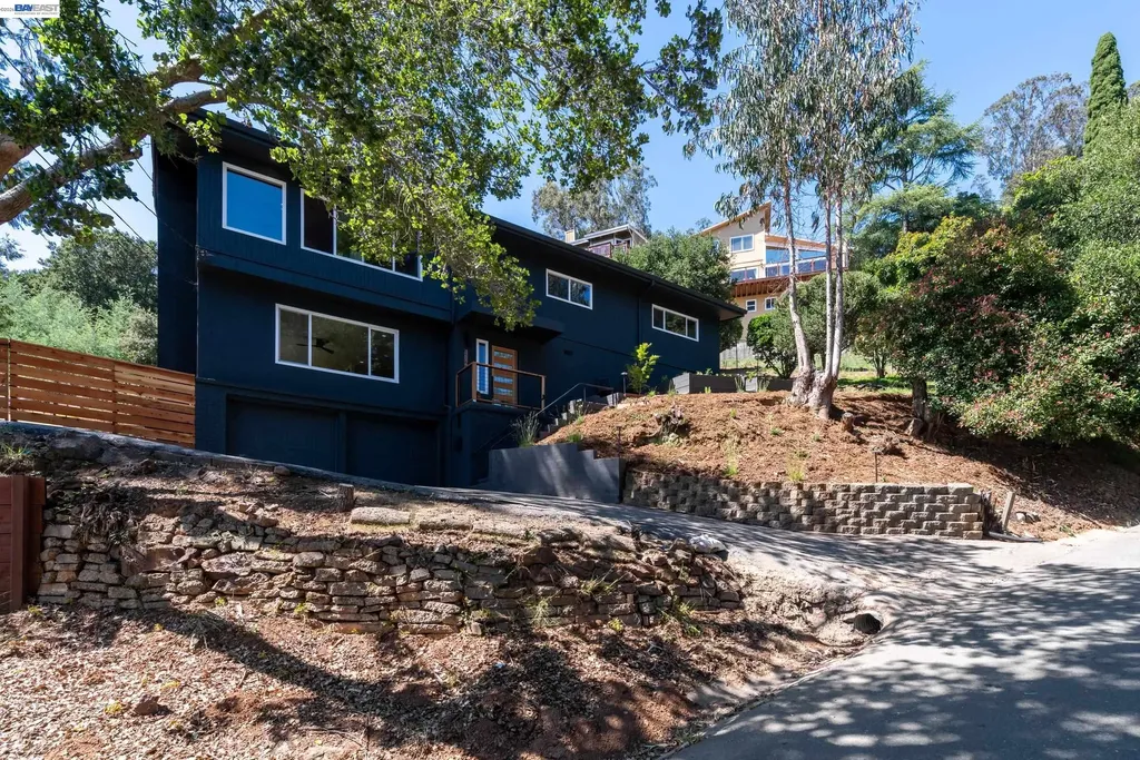 4827 Trinidad Oakland CA 94602