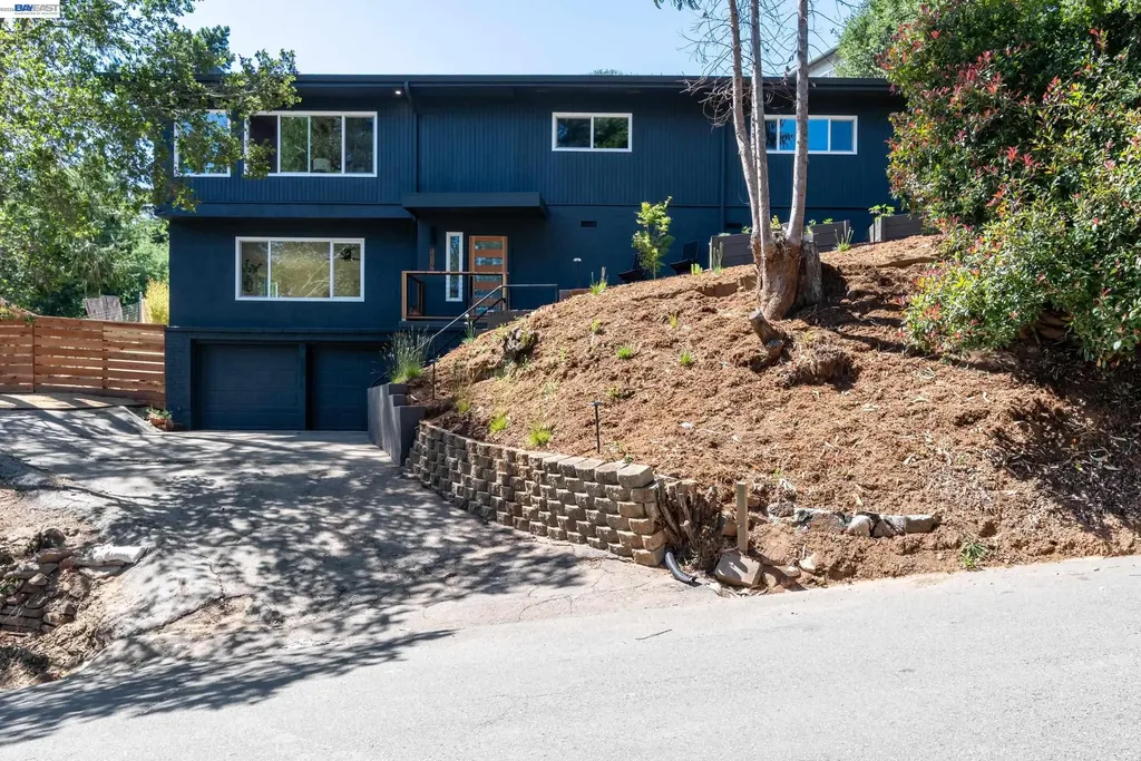 4827 Trinidad Oakland CA 94602