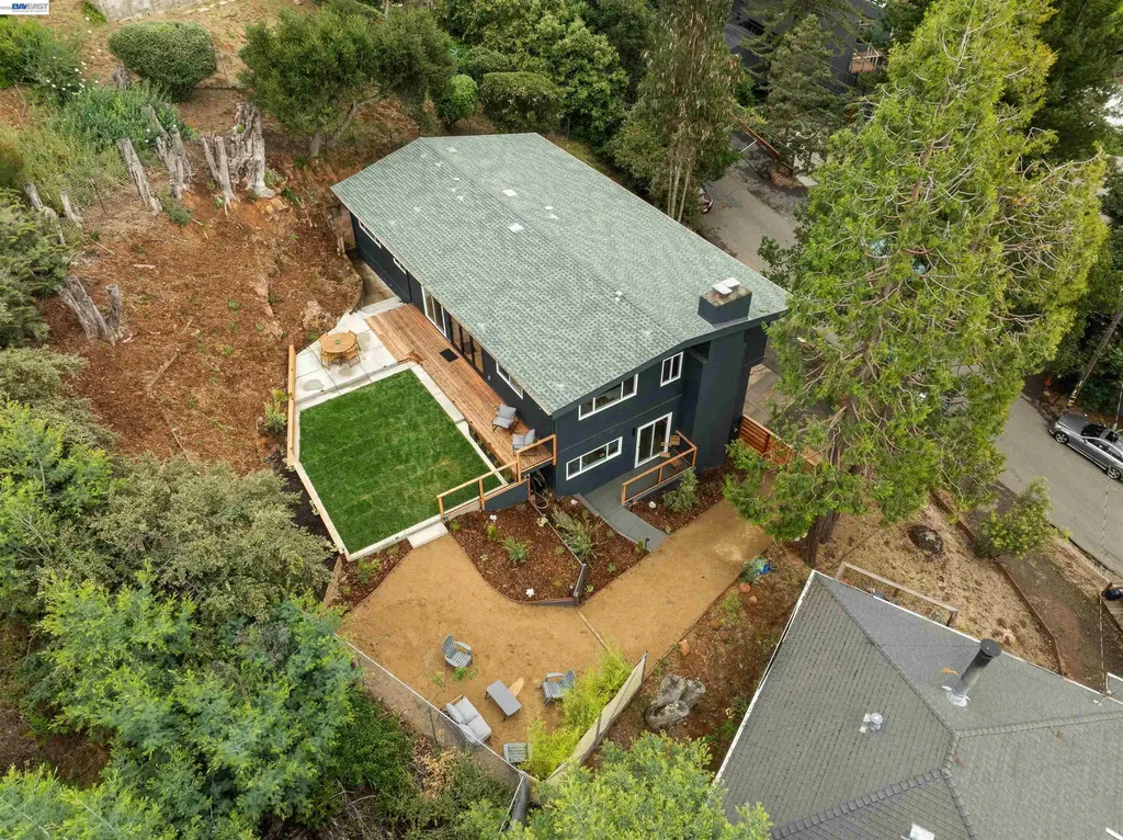 4827 Trinidad Oakland CA 94602