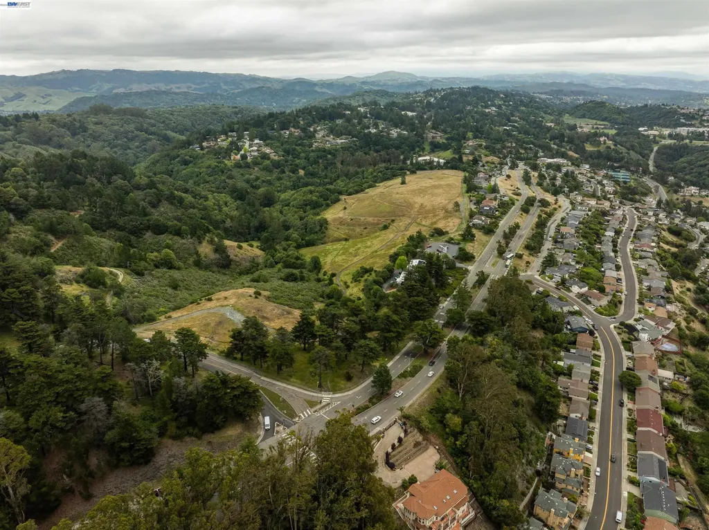 4827 Trinidad Oakland CA 94602
