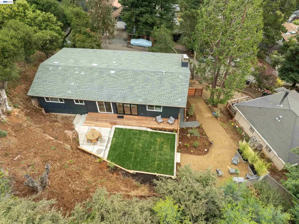 4827 Trinidad Oakland CA 94602