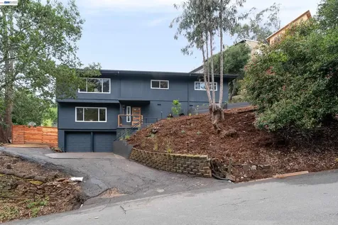 4827 Trinidad Oakland CA 94602