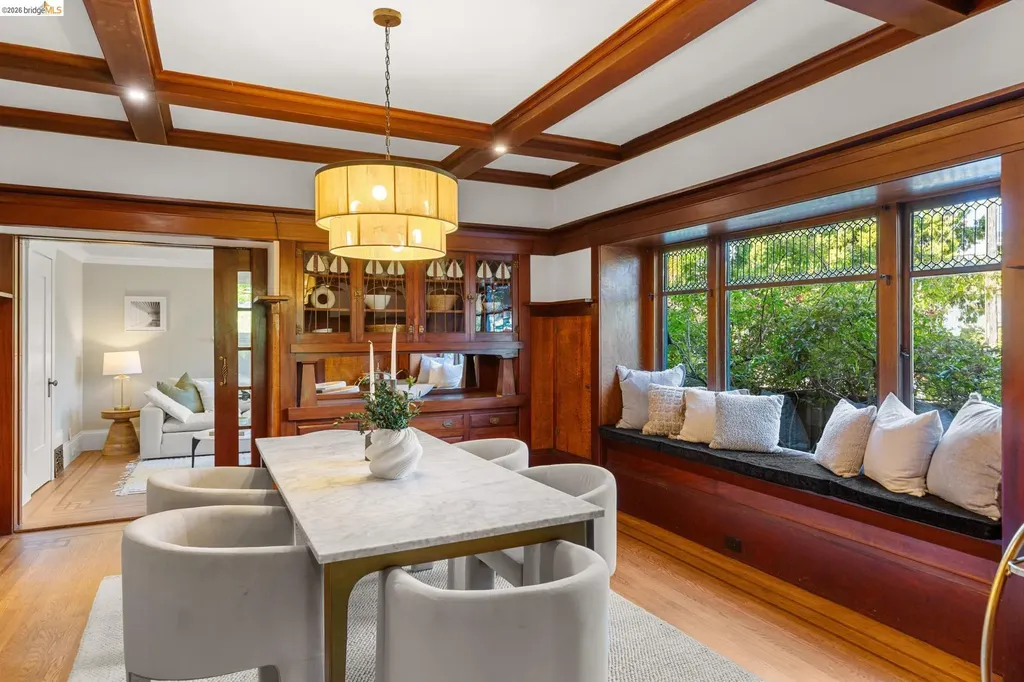 5690 Ocean View Drive Oakland CA 94618
