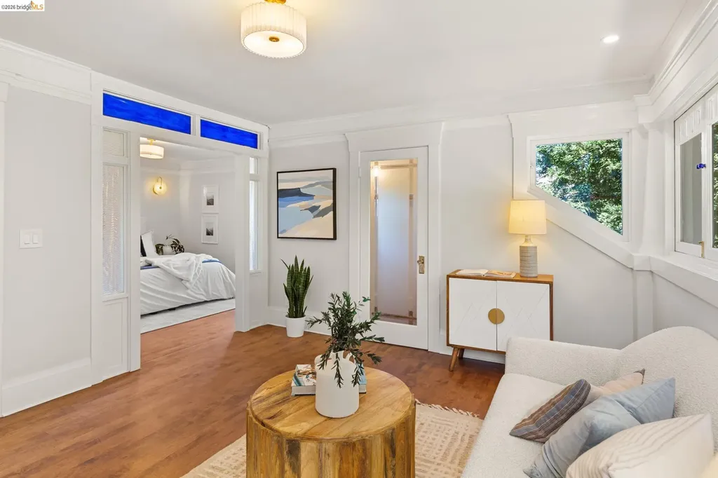 5690 Ocean View Drive Oakland CA 94618