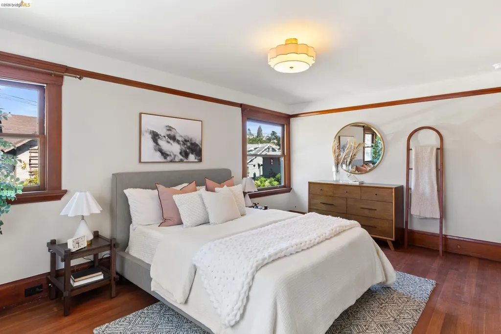 5690 Ocean View Drive Oakland CA 94618