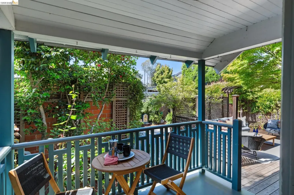 5690 Ocean View Drive Oakland CA 94618
