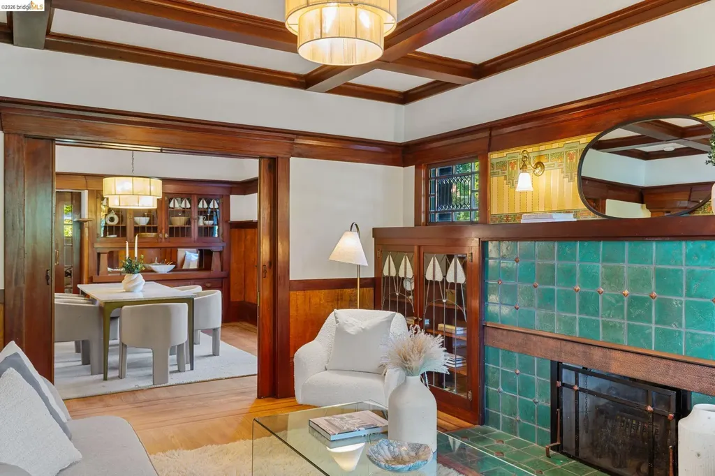 5690 Ocean View Drive Oakland CA 94618