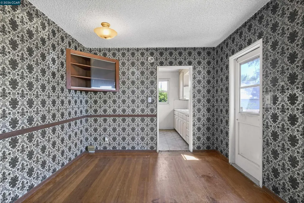 5526 Carl Avenue Richmond CA 94804