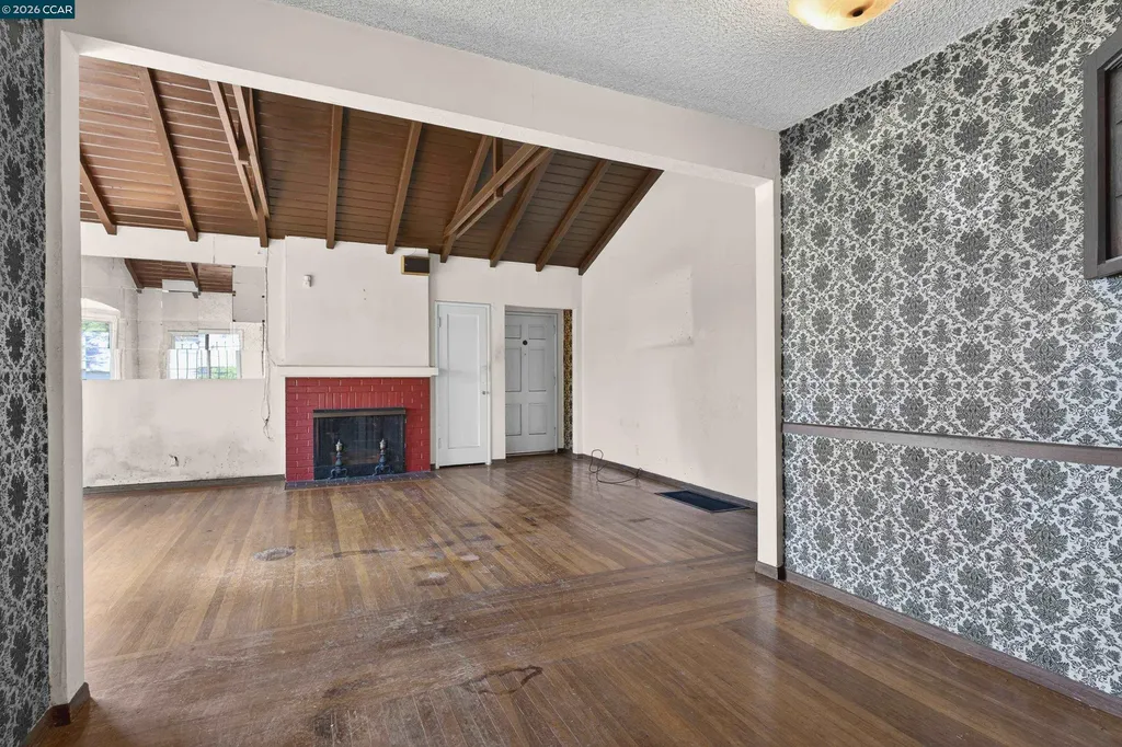 5526 Carl Avenue Richmond CA 94804