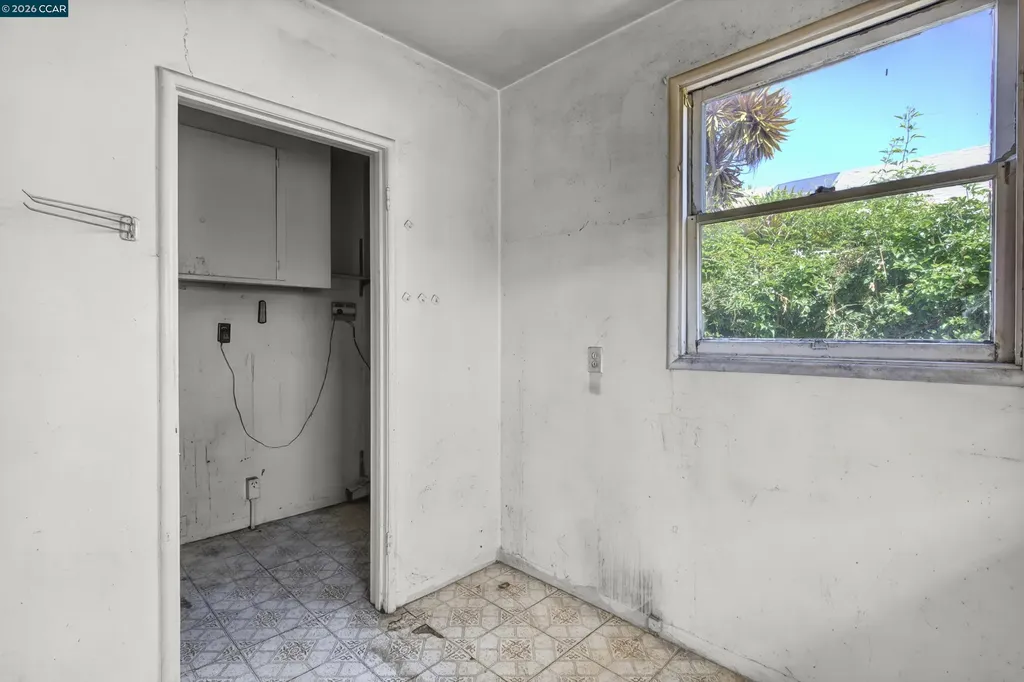 5526 Carl Avenue Richmond CA 94804