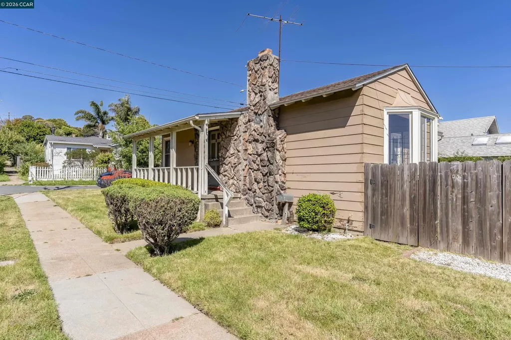 5526 Carl Avenue Richmond CA 94804