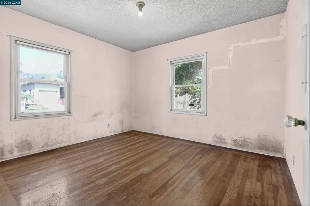 5526 Carl Avenue Richmond CA 94804