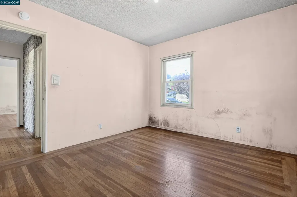 5526 Carl Avenue Richmond CA 94804