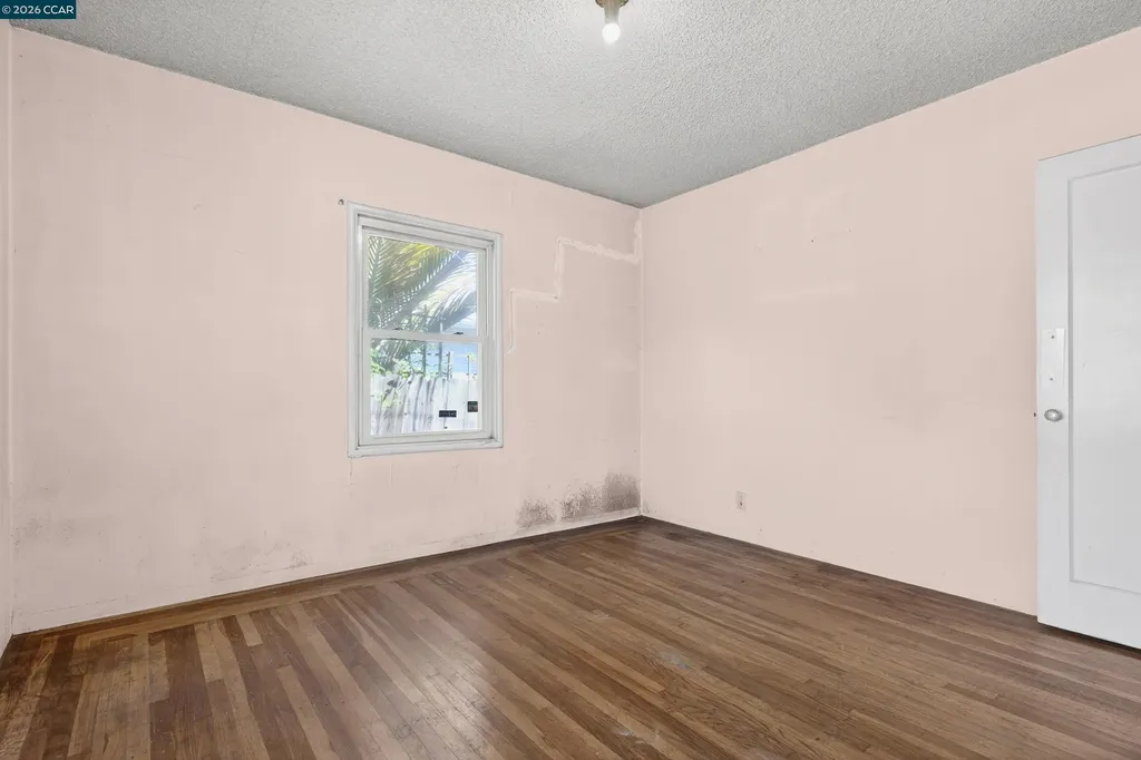 5526 Carl Avenue Richmond CA 94804