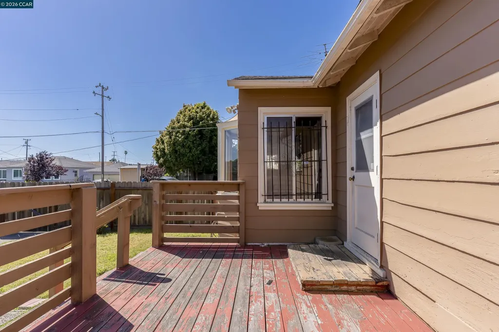 5526 Carl Avenue Richmond CA 94804