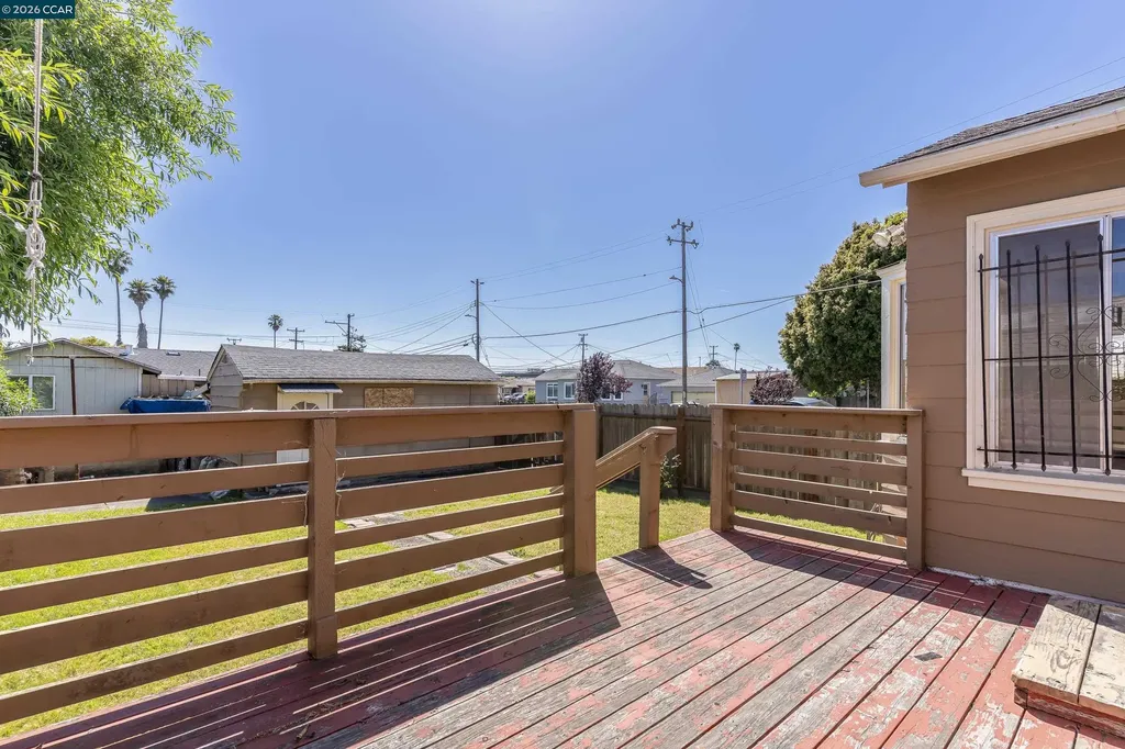 5526 Carl Avenue Richmond CA 94804