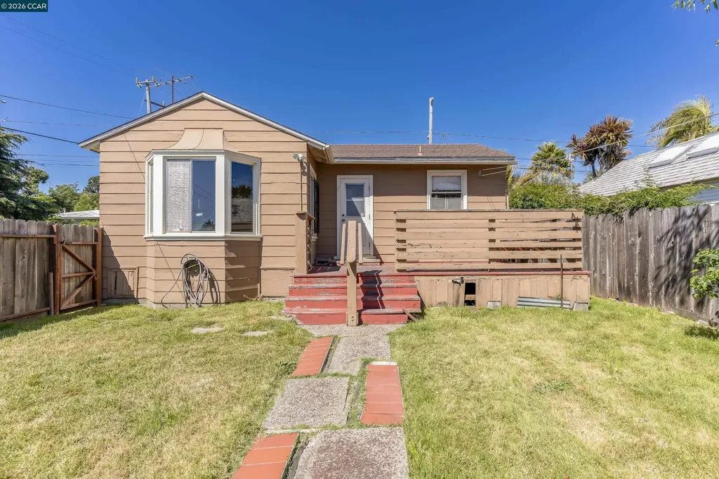 5526 Carl Avenue Richmond CA 94804