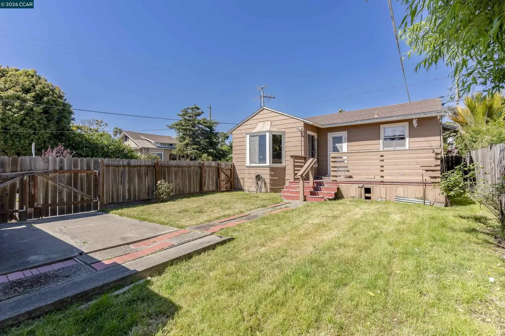 5526 Carl Avenue Richmond CA 94804
