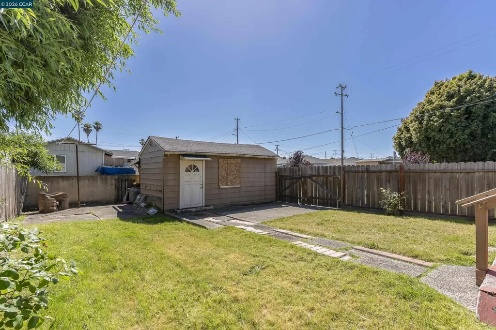 5526 Carl Avenue Richmond CA 94804
