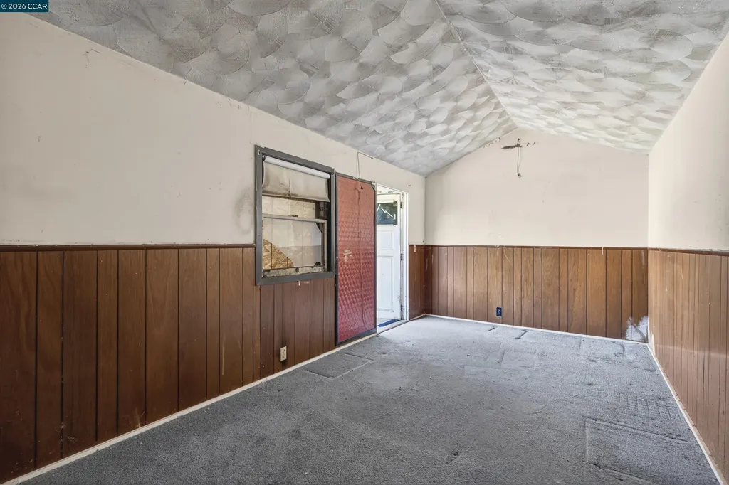 5526 Carl Avenue Richmond CA 94804