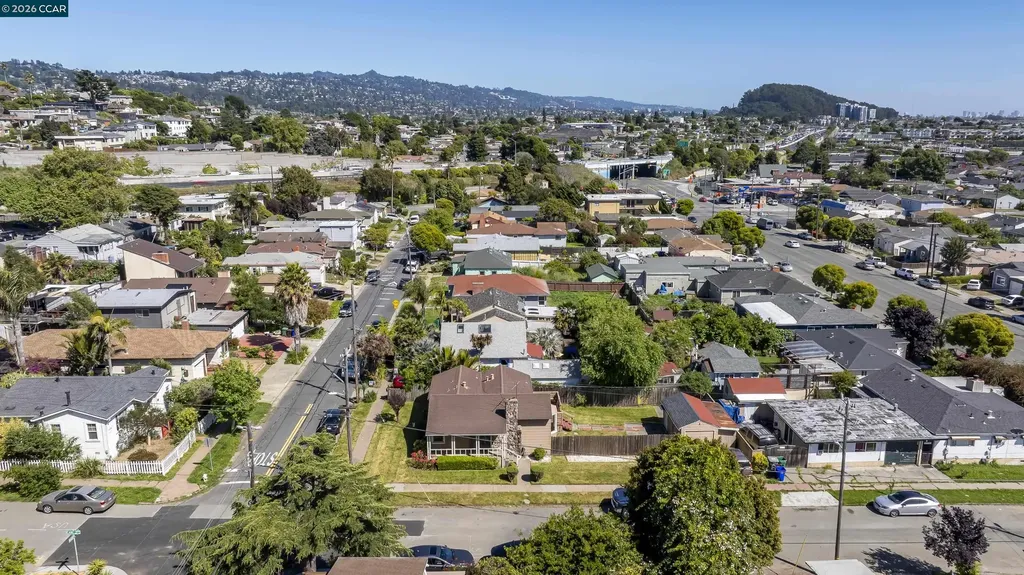 5526 Carl Avenue Richmond CA 94804